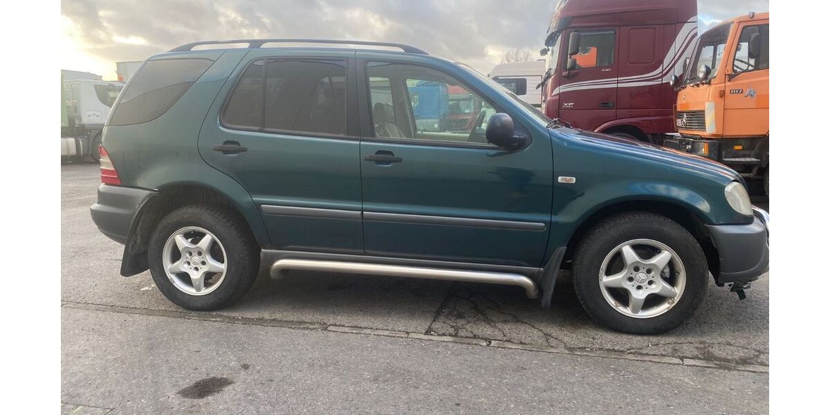 Mercedes-Benz ML 320 265.756 km 2.600 &euro; Ludwigsfelde 14974