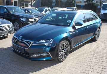 Skoda Superb 94.500 km 27.900 &euro; Berlin 12057