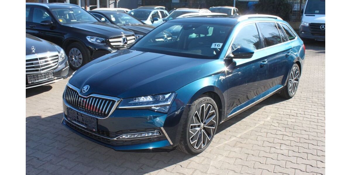 Skoda Superb 94.500 km 27.900 &euro; Berlin 12057