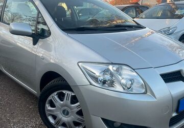 Toyota Auris 161.942 km 3.290 &euro; Berlin 13089