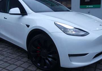 Tesla Model Y 61.277 km 39.600 &euro; Berlin 13156