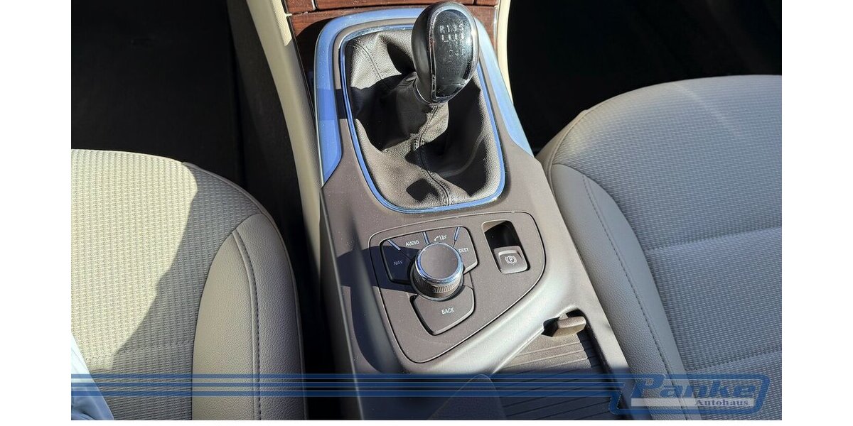 Opel Insignia Cosmo*SHZ*Navi*Tempo*E-Koffer*Lederweiß 169.708 km 5.980 &euro; Berlin 13187