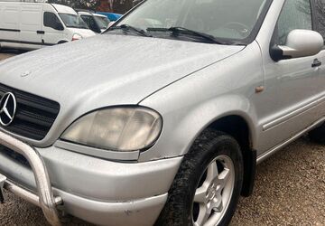 Mercedes-Benz ML 270 300.000 km 2.200 &euro; Neuseddin bei Berlin 14554