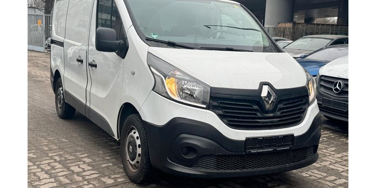 Renault Trafic 61.880 km 10.990 &euro; Berlin 12099