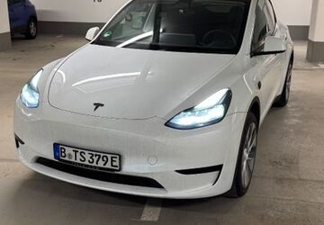 Tesla Model Y 48.700 km 30.500 &euro; Berlin 12307