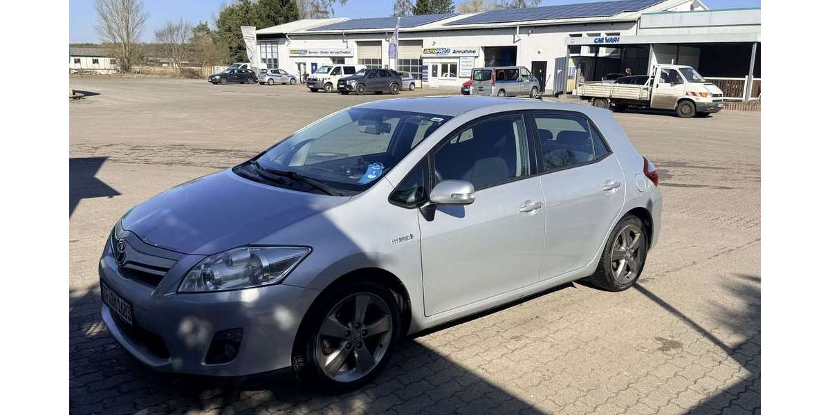 Toyota Auris 285.103 km 3.490 &euro; Trebbin 14959
