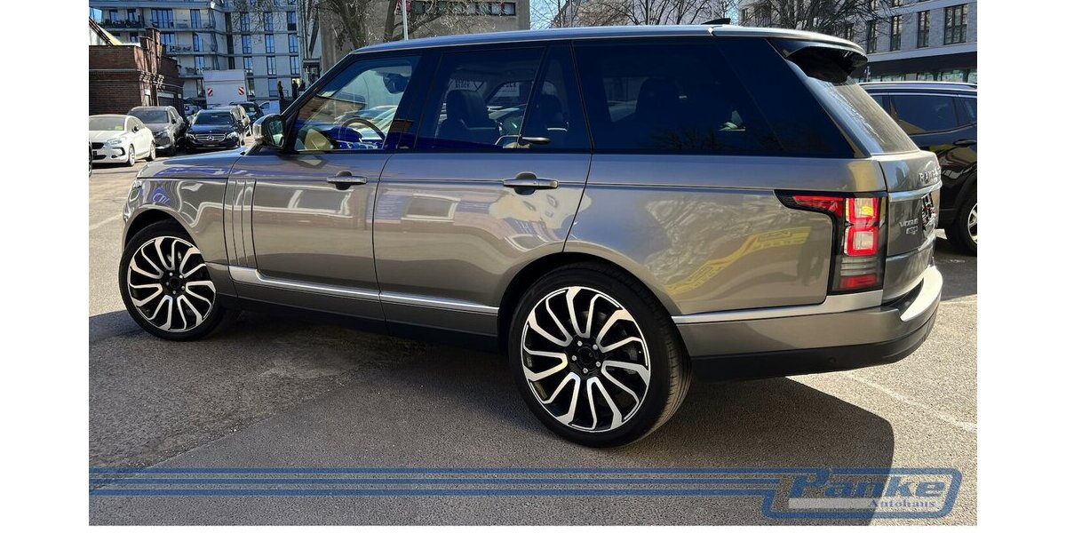 Land Rover Range Rover Vogue 4.4*Pano*LuftF*AHK*SoftC*ACC* 191.145 km 28.990 &euro; Berlin 13187