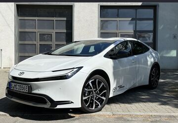 Toyota Prius 8.000 km 39.890 &euro; Berlin 13403