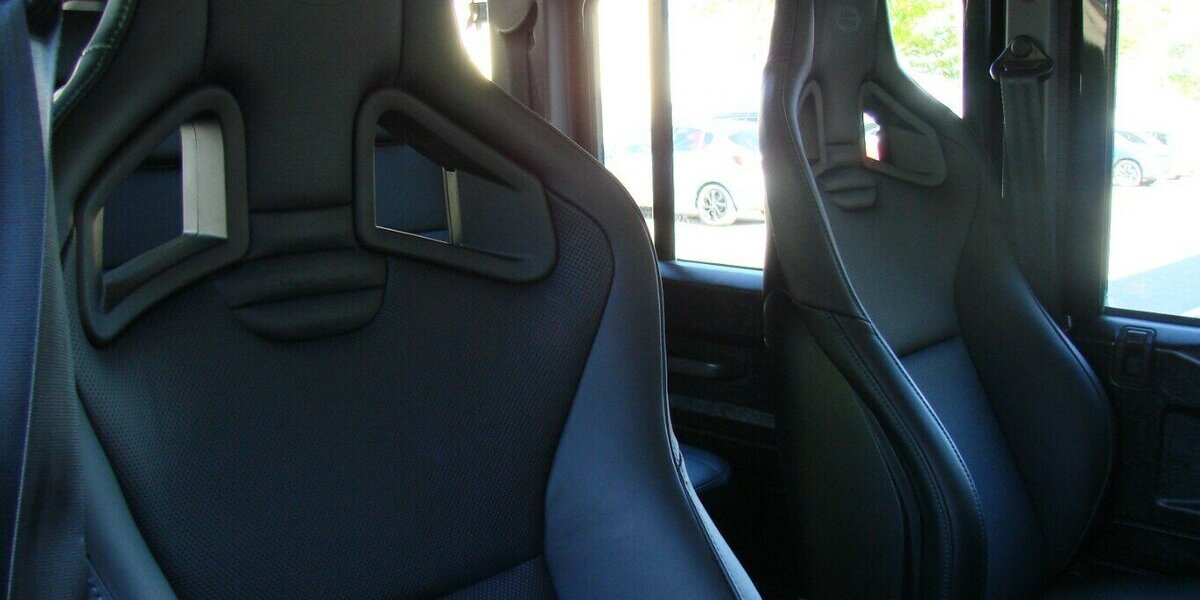 Land Rover Defender 110 E Station Wagon 7-Sitzer LED Leder AH 119.107 km 55.980 &euro; Falkensee 14612