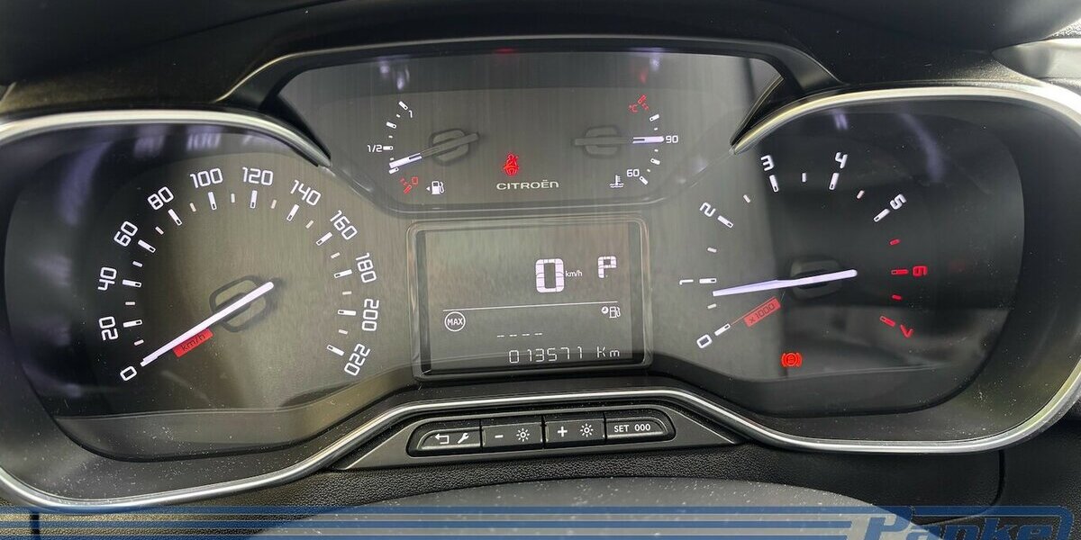 Citroen C3 110 S&S EAT6 Shine PT*LED*NAV*RFK*BT*SHZ* 13.571 km 14.890 &euro; Berlin 13187