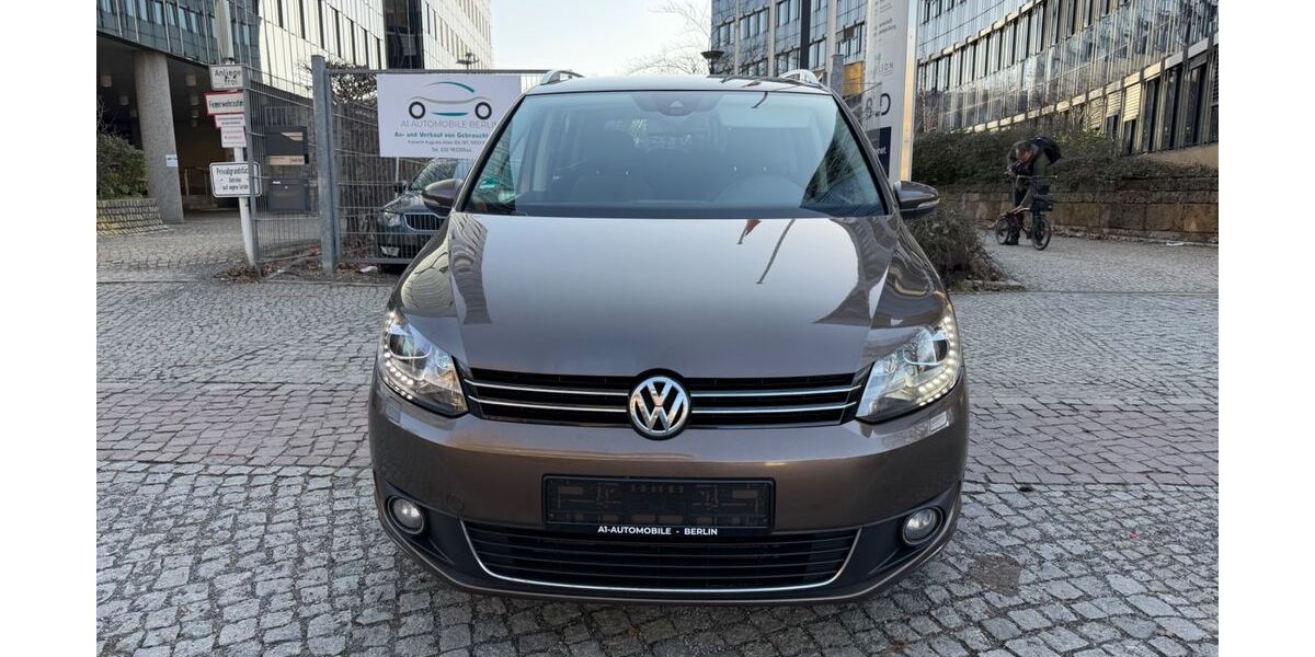 VW Touran 209.000 km 8.699 &euro; Berlin 10553
