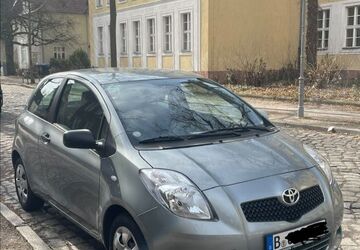 Toyota Yaris 69.090 km 4.200 &euro; Berlin 13467