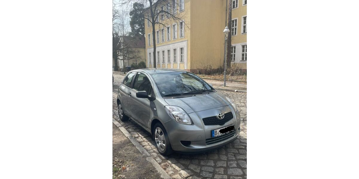 Toyota Yaris 69.090 km 4.200 &euro; Berlin 13467
