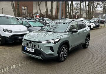 Toyota Corolla Cross 2.500 km 42.940 &euro; Berlin 13403