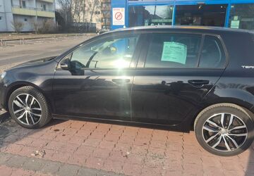 VW Golf 252.000 km 4.300 &euro; Berlin 12689