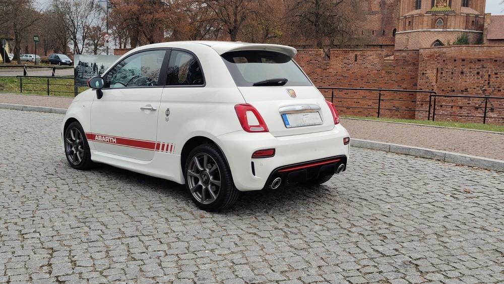 Fiat 500 76.804 km 16.500 &euro; Berlin 10178
