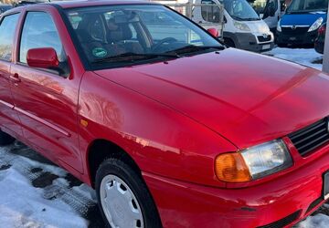 VW Polo 132.305 km 690 &euro; Neuseddin bei Berlin 14554