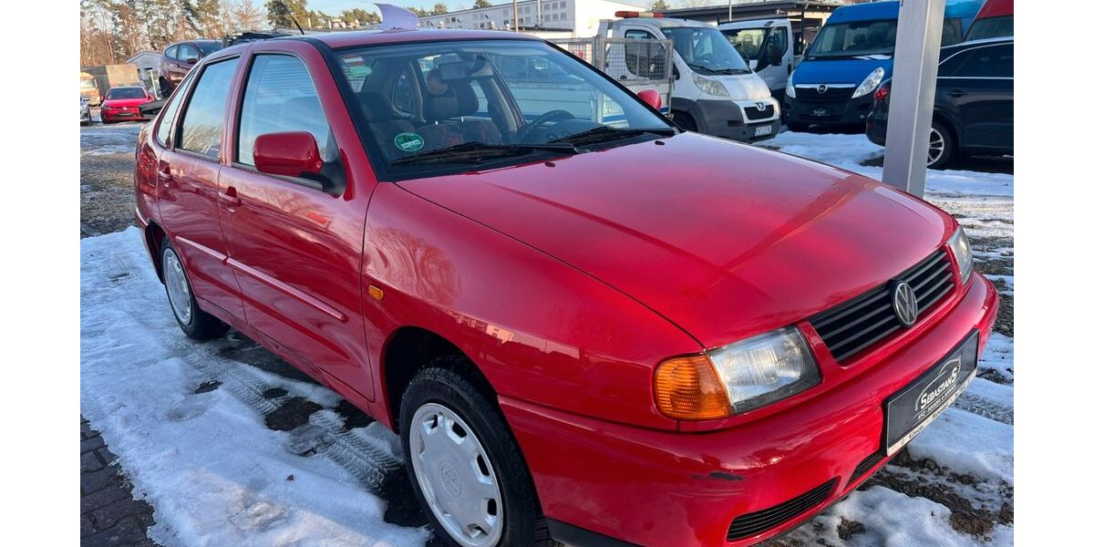 VW Polo 132.305 km 690 &euro; Neuseddin bei Berlin 14554