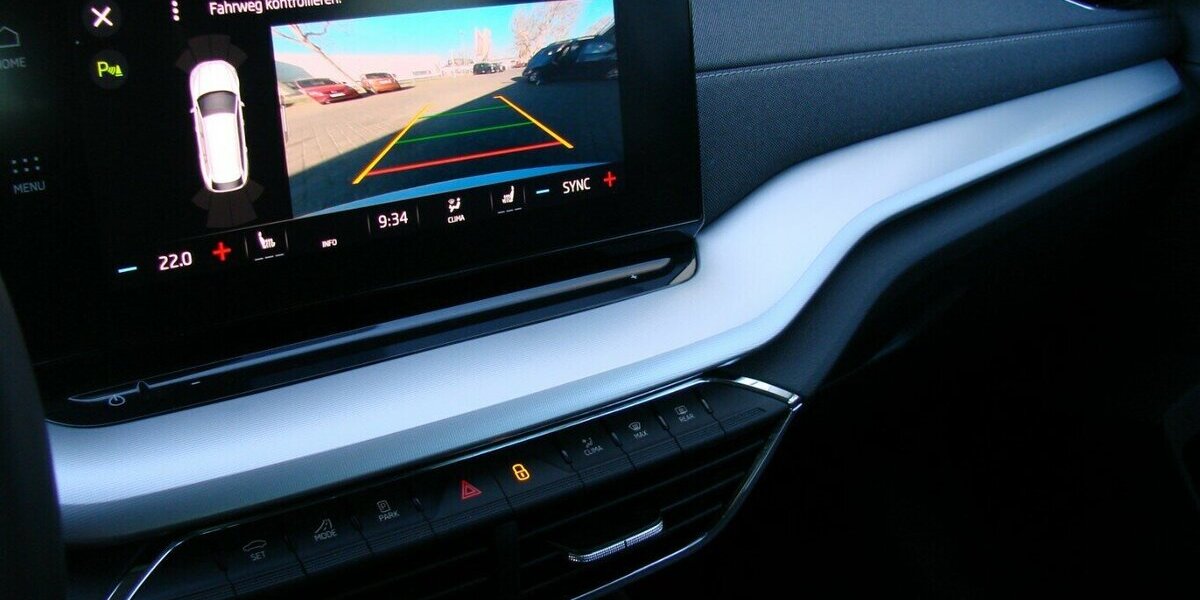 Skoda Octavia 2.0TDI Style ACC Columbus HeadUp AHK 48.103 km 27.480 &euro; Falkensee 14612