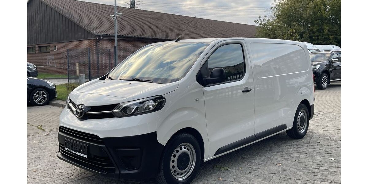 Toyota Proace (Verso) 190.000 km 11.840 &euro; Berlin 12681