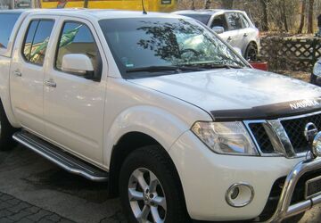 Nissan Navara 325.000 km 10.900 &euro; Berlin / Wir bitten um telefonische Terminvereinbarung ! 14167