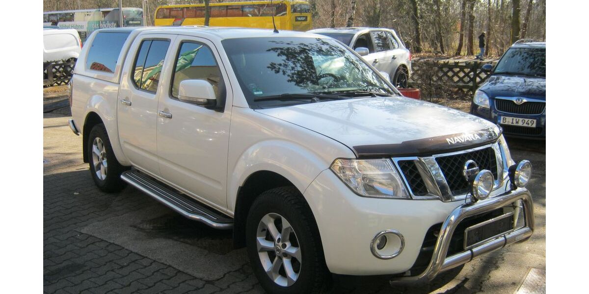 Nissan Navara 325.000 km 10.900 &euro; Berlin / Wir bitten um telefonische Terminvereinbarung ! 14167
