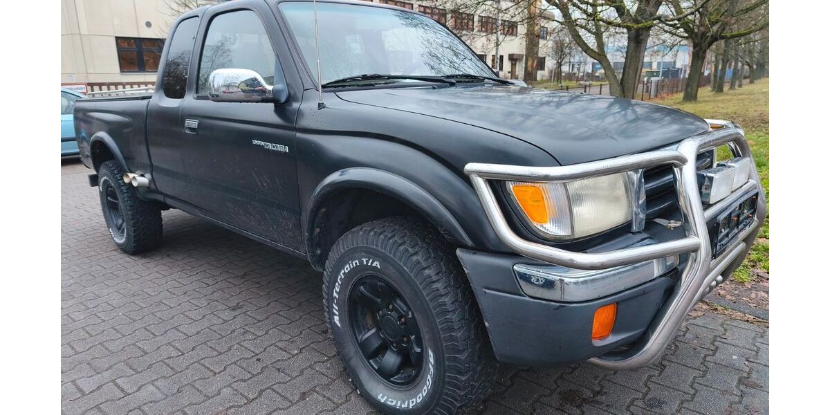 Toyota Tacoma 231.112 km 8.499 &euro; Berlin 12349