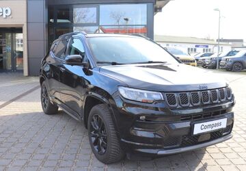 Jeep Compass 68.000 km 28.475 &euro; Potsdam 14482