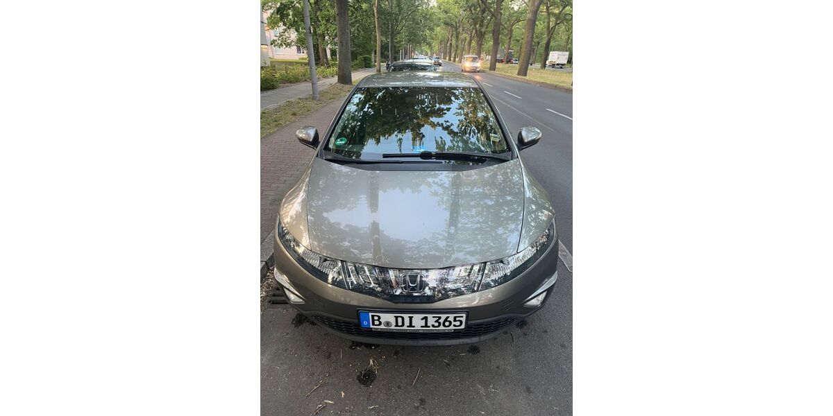 Honda Civic 93.700 km 4.950 &euro; Berlin 14129