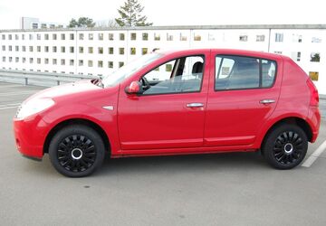 Dacia Sandero 70.900 km 2.699 &euro; Berlin 13435
