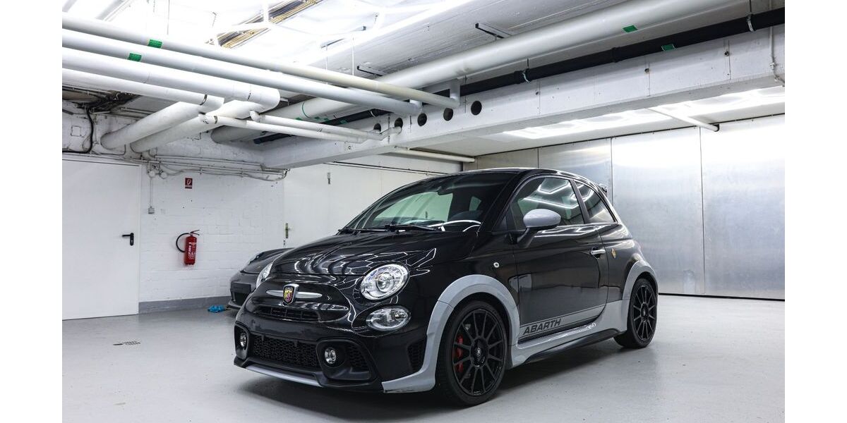 Abarth 695 64.000 km 21.900 &euro; Berlin 10625