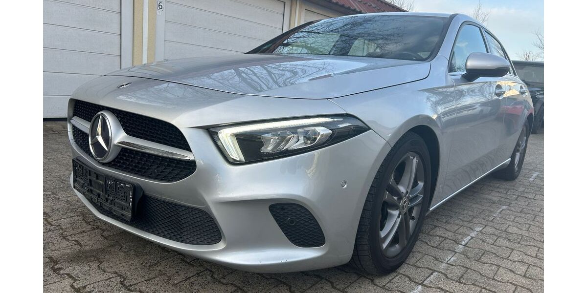 Mercedes-Benz A 180 171.000 km 14.400 &euro; Berlin 13403