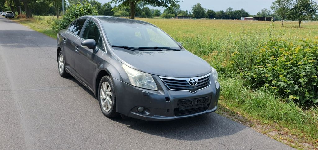Toyota Avensis 122.334 km 4.400 &euro; Berlin 13629