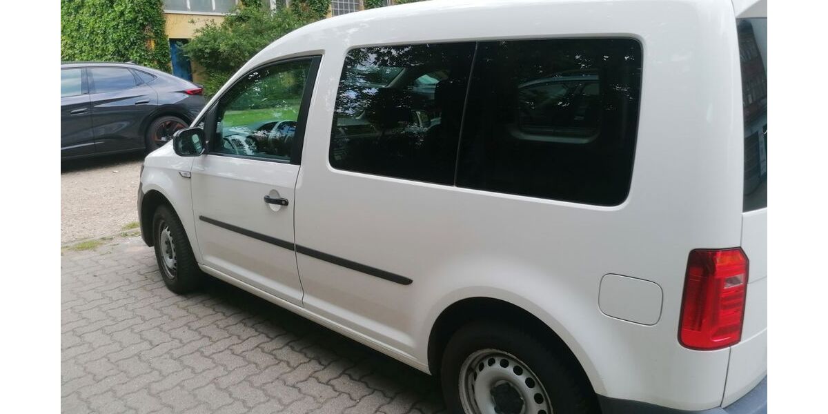 VW Caddy 133.800 km 13.099 &euro; Berlin 10243
