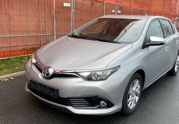 Toyota Auris 27.500 km 9.499 &euro; Berlin 12057
