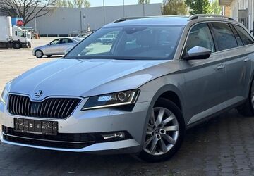 Skoda Superb 215.000 km 11.499 &euro; Berlin 12057