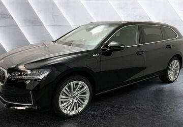 Skoda Superb 9.990 km 49.980 &euro; Berlin 12681