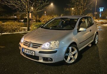VW Golf 153.213 km 3.499 &euro; Kladow 14089