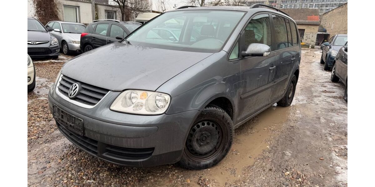 VW Touran 142.000 km 1.450 &euro; Berlin 10245