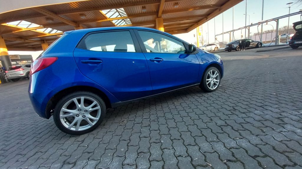 Mazda 2 116.000 km 3.650 &euro; berlin 12555