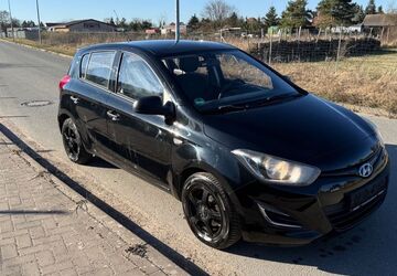 Hyundai i20 100.000 km 4.890 &euro; Groß Kreutz (Havel) 14550