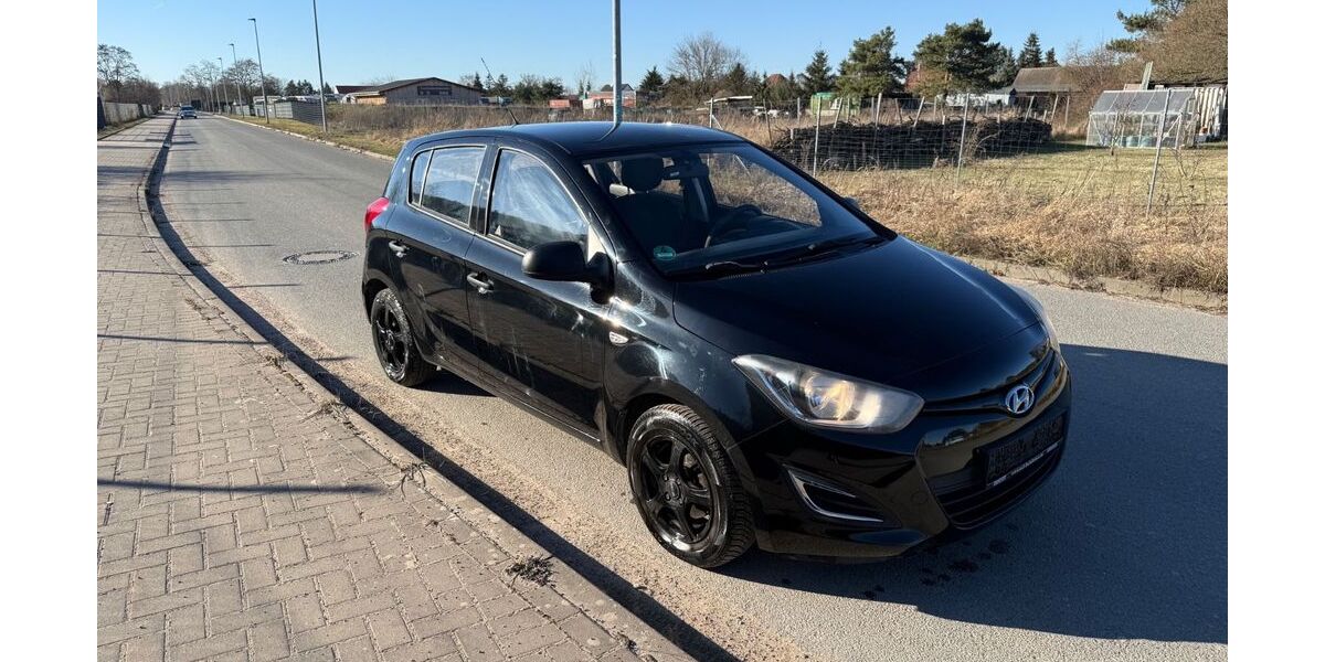 Hyundai i20 100.000 km 4.890 &euro; Groß Kreutz (Havel) 14550