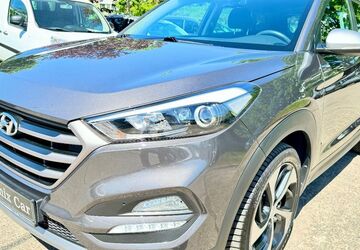 Hyundai TUCSON 106.000 km 16.450 &euro; Berlin 13088