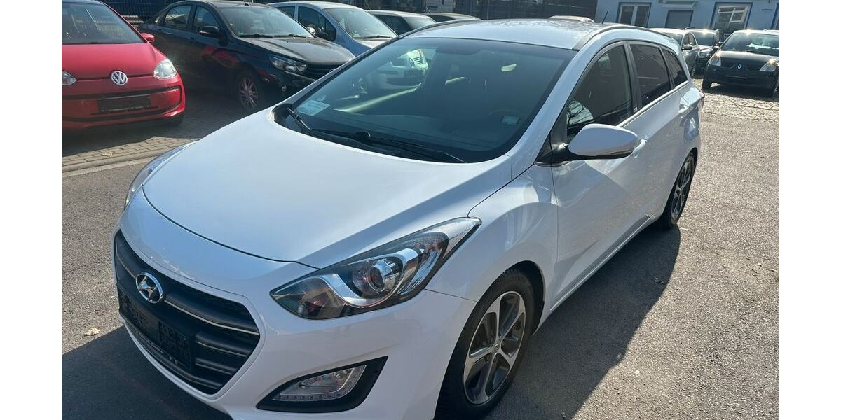 Hyundai i30 105.200 km 8.450 &euro; Berlin 12347