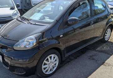 Toyota Aygo 151.786 km 2.400 &euro; Berlin-Karlshorst 10318