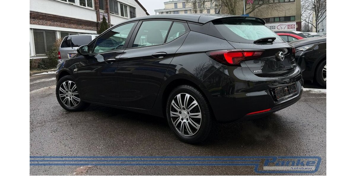 Opel Astra Selection*Tempo*SHZ*Ambiete*SR+WR* 36.084 km 8.890 &euro; Berlin 13187