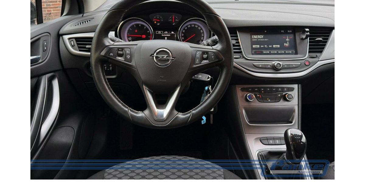 Opel Astra Selection*Tempo*SHZ*Ambiete*SR+WR* 36.084 km 8.890 &euro; Berlin 13187