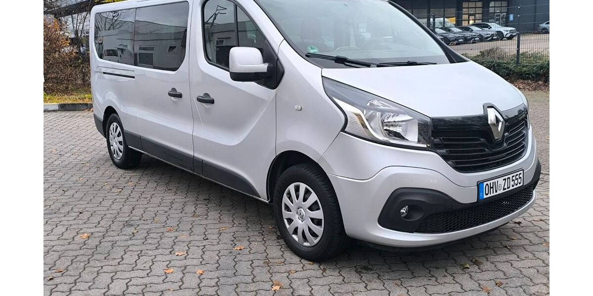 Renault Trafic 99.899 km 17.890 &euro; hennigsdorf 16761