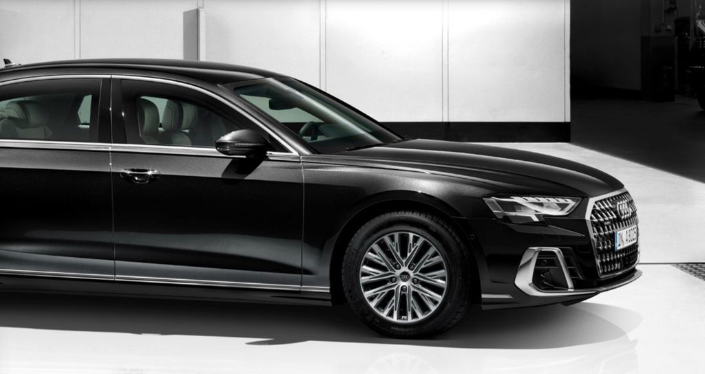 Audi A8 14.200 km 498.610 &euro; Berlin 10117