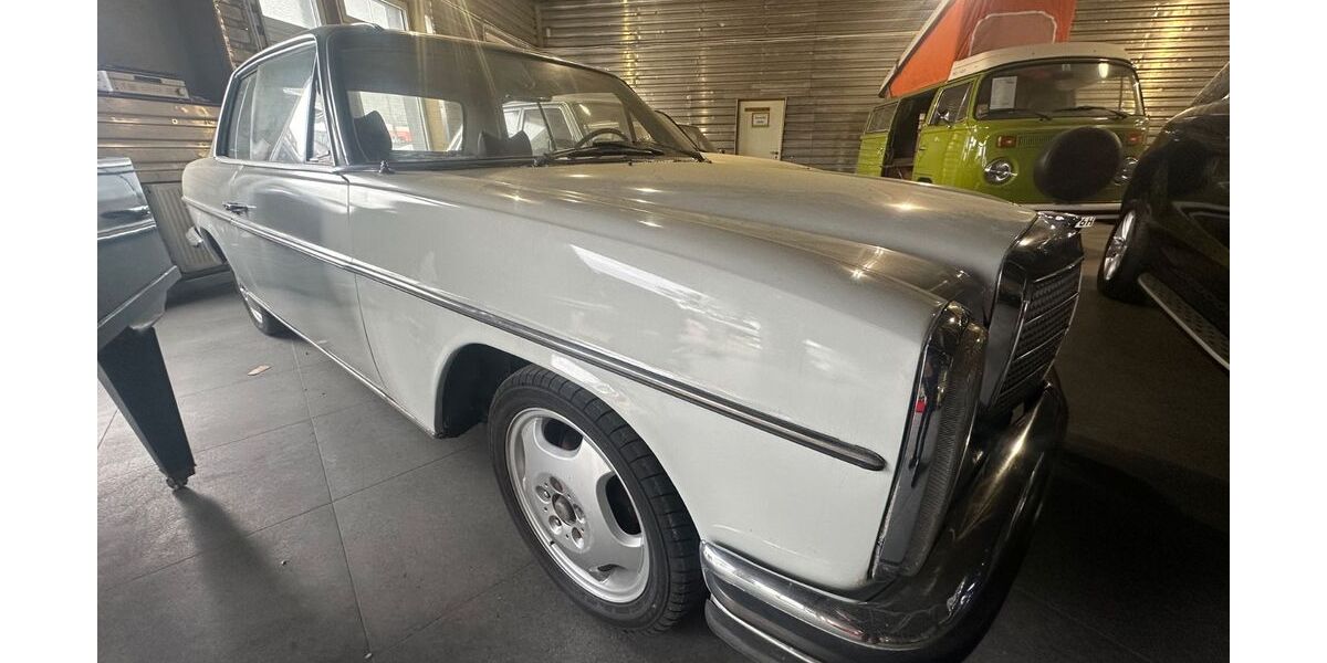 Mercedes-Benz 250 77.000 km 9.888 &euro; Berlin / Pankow 13127